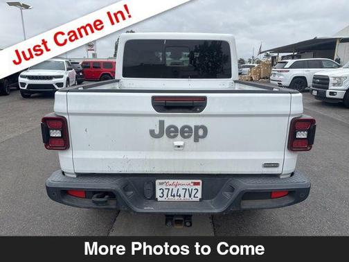 Bright White Clearcoat 2020 Jeep Gladiator Overland