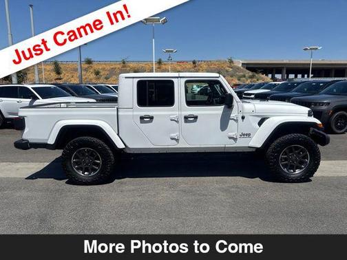 Bright White Clearcoat 2020 Jeep Gladiator Overland