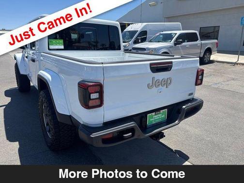 Bright White Clearcoat 2020 Jeep Gladiator Overland