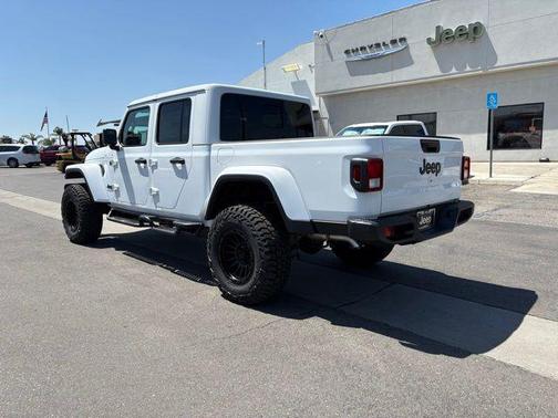 Bright White Clear-Coat Exterior Paint 2026 Jeep Gladiator Sport S