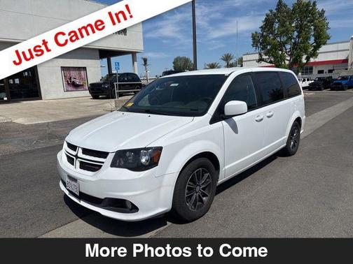 White Knuckle Clearcoat 2018 Dodge Grand Caravan GT
