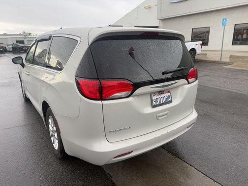 2017 Chrysler Pacifica Touring