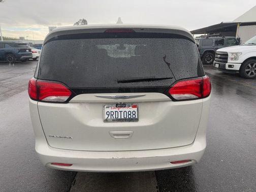 2017 Chrysler Pacifica Touring