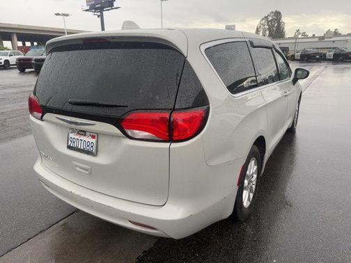2017 Chrysler Pacifica Touring