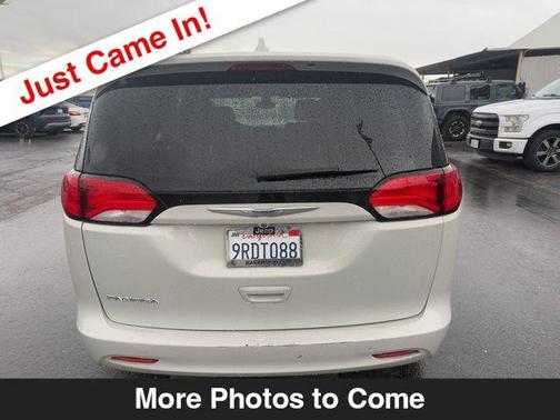 2017 Chrysler Pacifica Touring