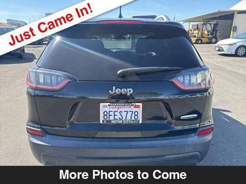 Diamond Black Crystal Pearlcoat 2019 Jeep Cherokee Latitude