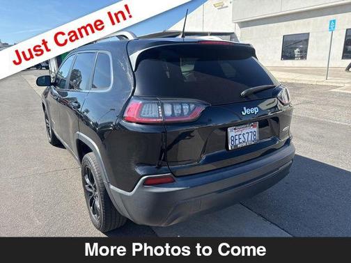 Diamond Black Crystal Pearlcoat 2019 Jeep Cherokee Latitude