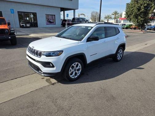 Bright White Clear-Coat Exterior Paint 2026 Jeep Compass Latitude