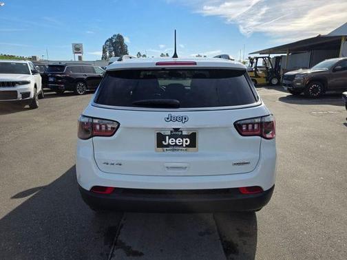 Bright White Clear-Coat Exterior Paint 2026 Jeep Compass Latitude