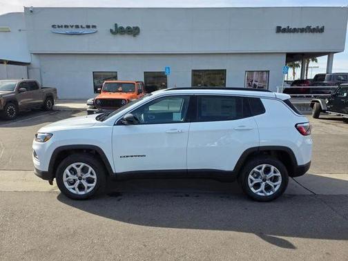 Bright White Clear-Coat Exterior Paint 2026 Jeep Compass Latitude