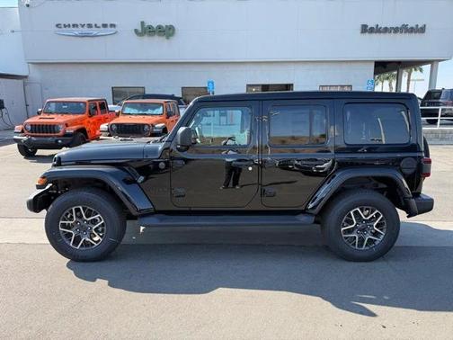 2025 Jeep Wrangler 4-Door Sahara 4x4
