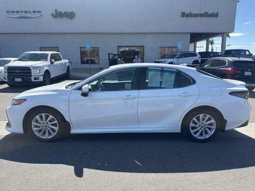 Ice 2024 Toyota Camry LE