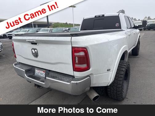 2020 RAM 3500 Laramie Crew Cab 4x4 8' Box