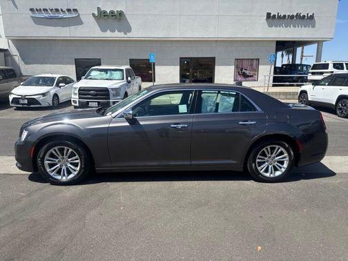 Crystal Metallic 2017 Chrysler 300C Base
