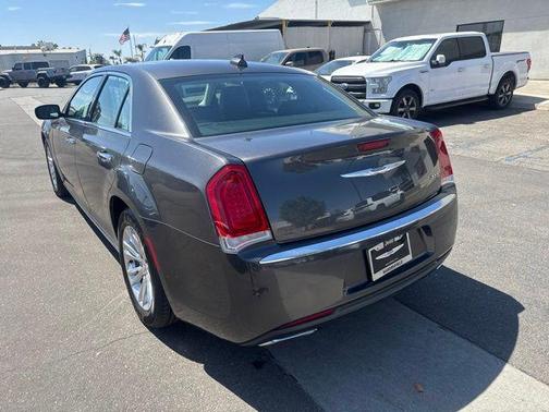 Crystal Metallic 2017 Chrysler 300C Base