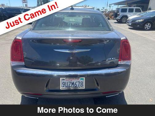 Crystal Metallic 2017 Chrysler 300C Base