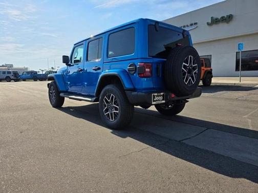 2026 Jeep Wrangler 4-Door Sahara 4x4