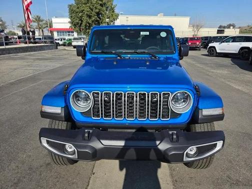 2026 Jeep Wrangler 4-Door Sahara 4x4