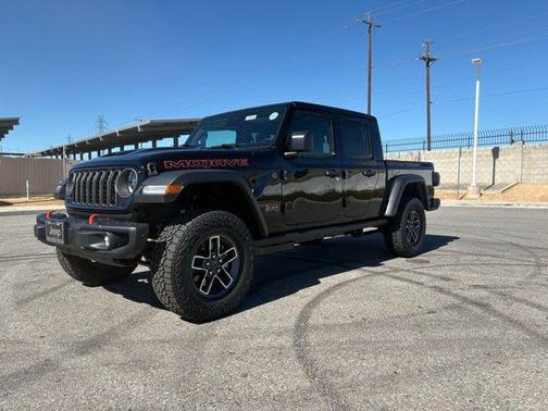 Black Clear-Coat Exterior Paint 2026 Jeep Gladiator Mojave 4x4