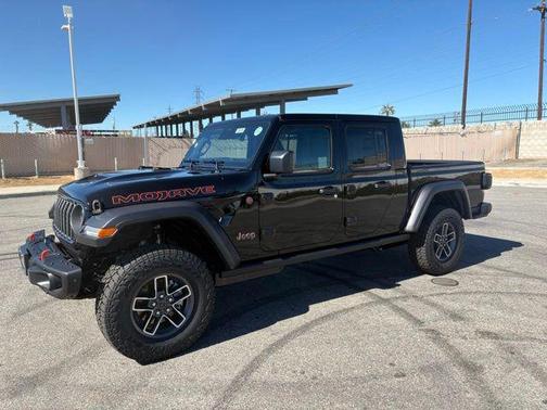 Black Clear-Coat Exterior Paint 2026 Jeep Gladiator Mojave 4x4
