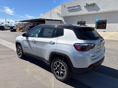 Silver Zynith Metallic Clear-Coat Exterior Paint 2026 Jeep Compass Trailhawk