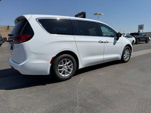 2026 Chrysler Pacifica L