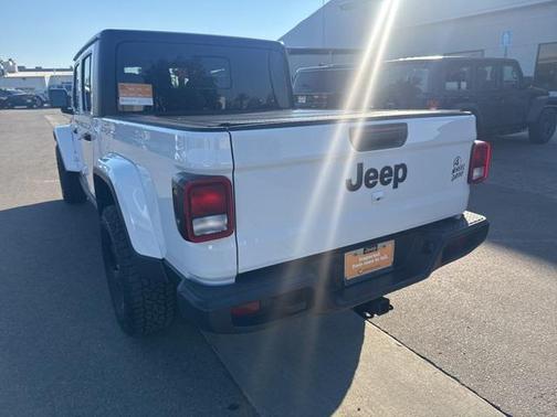 2022 Jeep Gladiator Willys 4x4