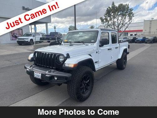 Bright White Clearcoat 2021 Jeep Gladiator Sport