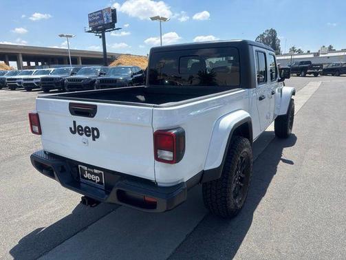 Bright White Clearcoat 2021 Jeep Gladiator Sport