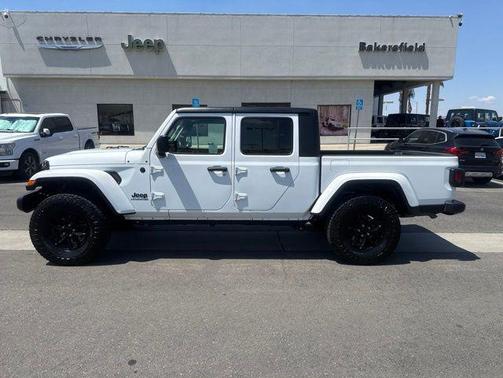 Bright White Clearcoat 2021 Jeep Gladiator Sport