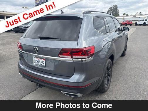 Platinum Gray Metallic 2023 Volkswagen Atlas 3.6L SE w/Technology