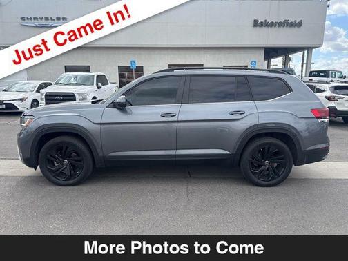 Platinum Gray Metallic 2023 Volkswagen Atlas 3.6L SE w/Technology