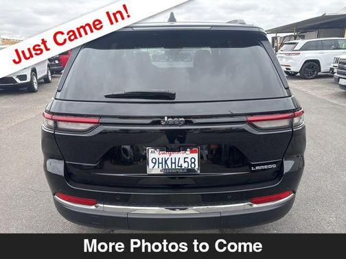 Diamond Black Crystal Pearlcoat 2023 Jeep Grand Cherokee Laredo