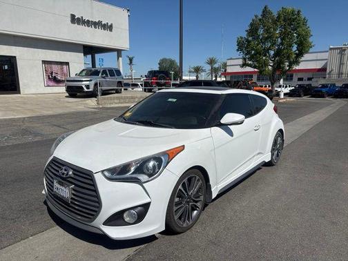 White 2016 Hyundai Veloster Turbo