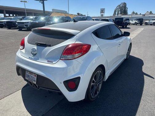 White 2016 Hyundai Veloster Turbo