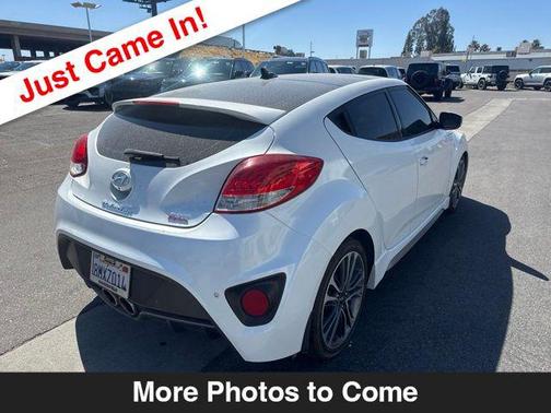 White 2016 Hyundai Veloster Turbo