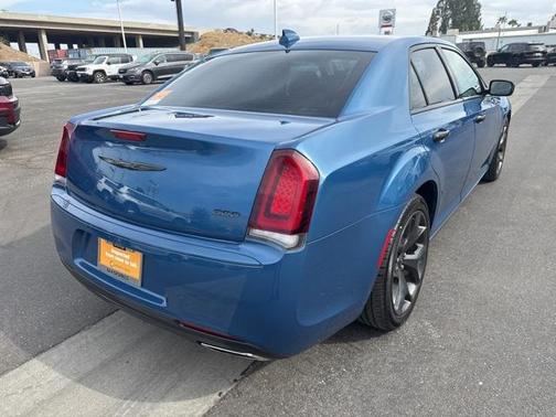 2021 Chrysler 300 Touring