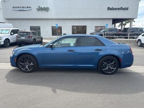 2021 Chrysler 300 Touring