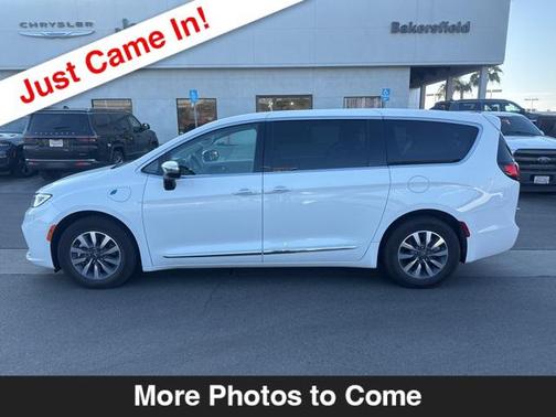 2023 Chrysler Pacifica Hybrid Limited