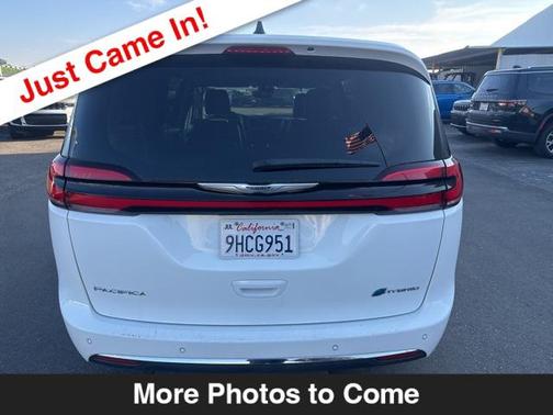 2023 Chrysler Pacifica Hybrid Limited