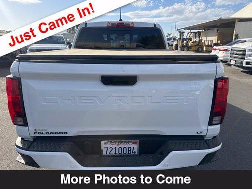 Summit White 2024 Chevrolet Colorado LT