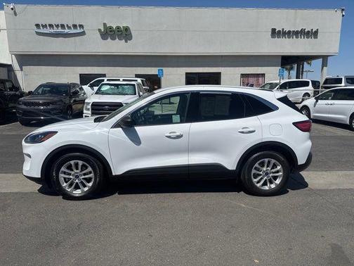 Oxford White 2022 Ford Escape SE