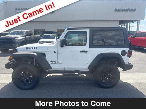 Bright White Clearcoat 2022 Jeep Wrangler Willys