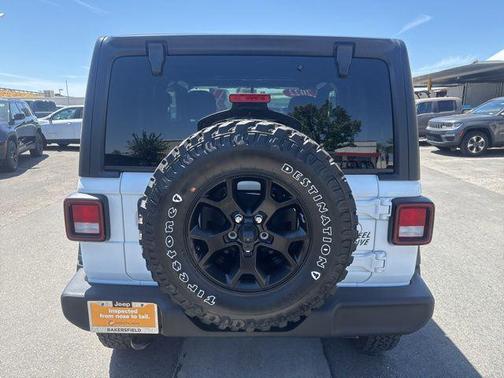 Bright White Clearcoat 2022 Jeep Wrangler Willys