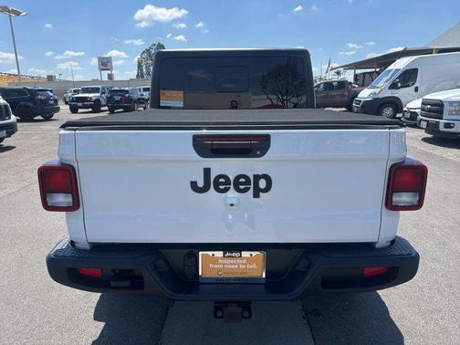 Bright White Clearcoat 2020 Jeep Gladiator Sport S