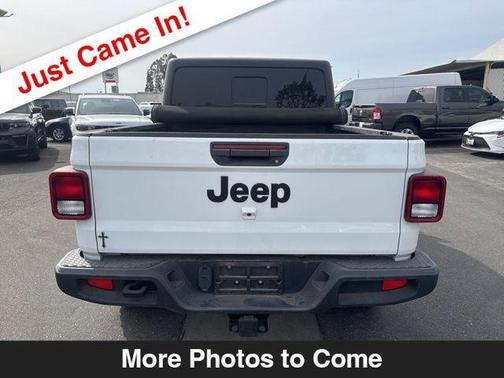 Bright White Clearcoat 2020 Jeep Gladiator Sport S