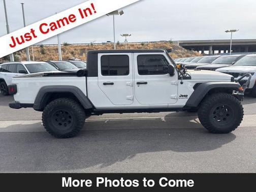 Bright White Clearcoat 2020 Jeep Gladiator Sport S