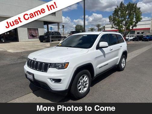 Bright White Clearcoat 2020 Jeep Grand Cherokee Laredo