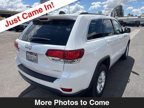 Bright White Clearcoat 2020 Jeep Grand Cherokee Laredo