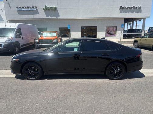 Crystal Black Pearl 2025 Honda Accord SE